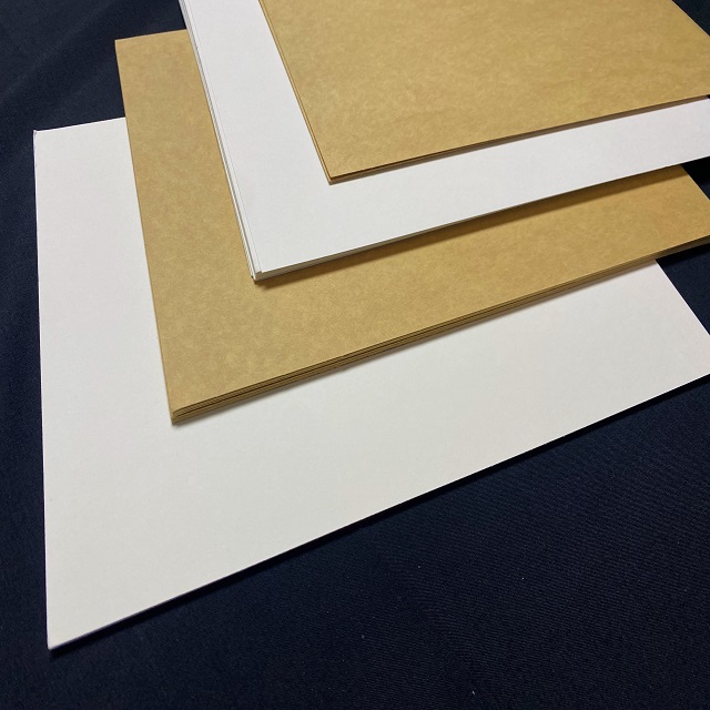 Cartone per imballaggio liquido in contenitori per latte e prodotti lattiero-caseari
