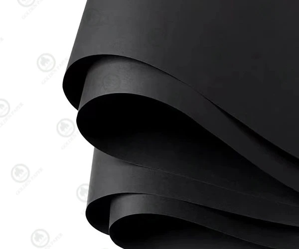 Analisi di mercato delle applicazioni della carta di cartone nera