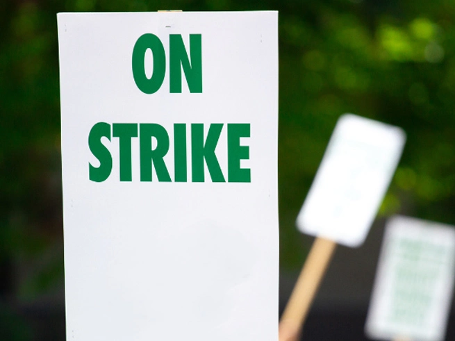 Strike action in finlandia! I produttori di carta sono profondamente colpiti! Mancanza di cartone!