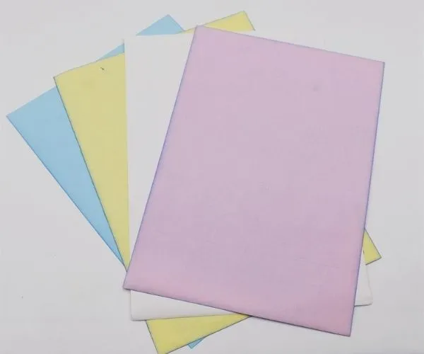 Perché la carta per fotocopie autocopiante funziona male quando fa freddo?